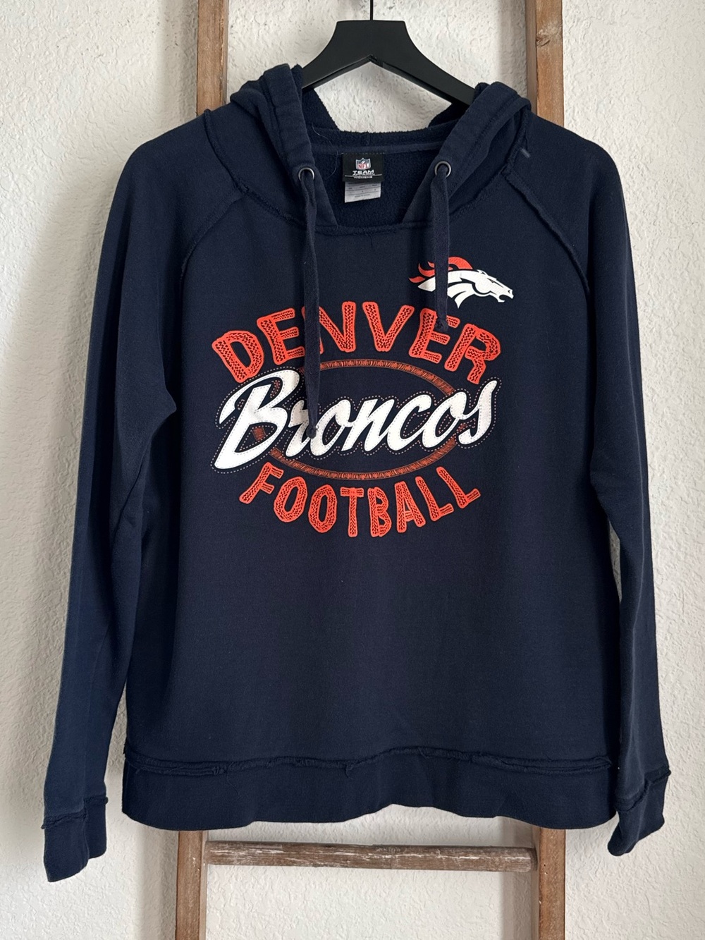 NFL Denver Broncos Women's Navy Blue Raw Edge Hooded Sweatshirt sz: L